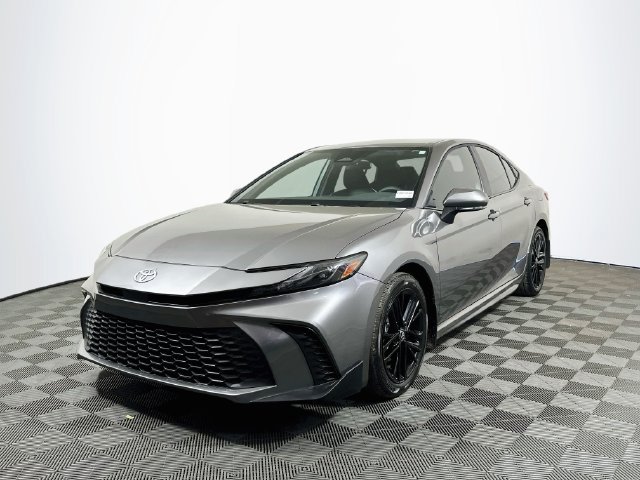 Used 2025 Toyota Camry SE FWD image 4