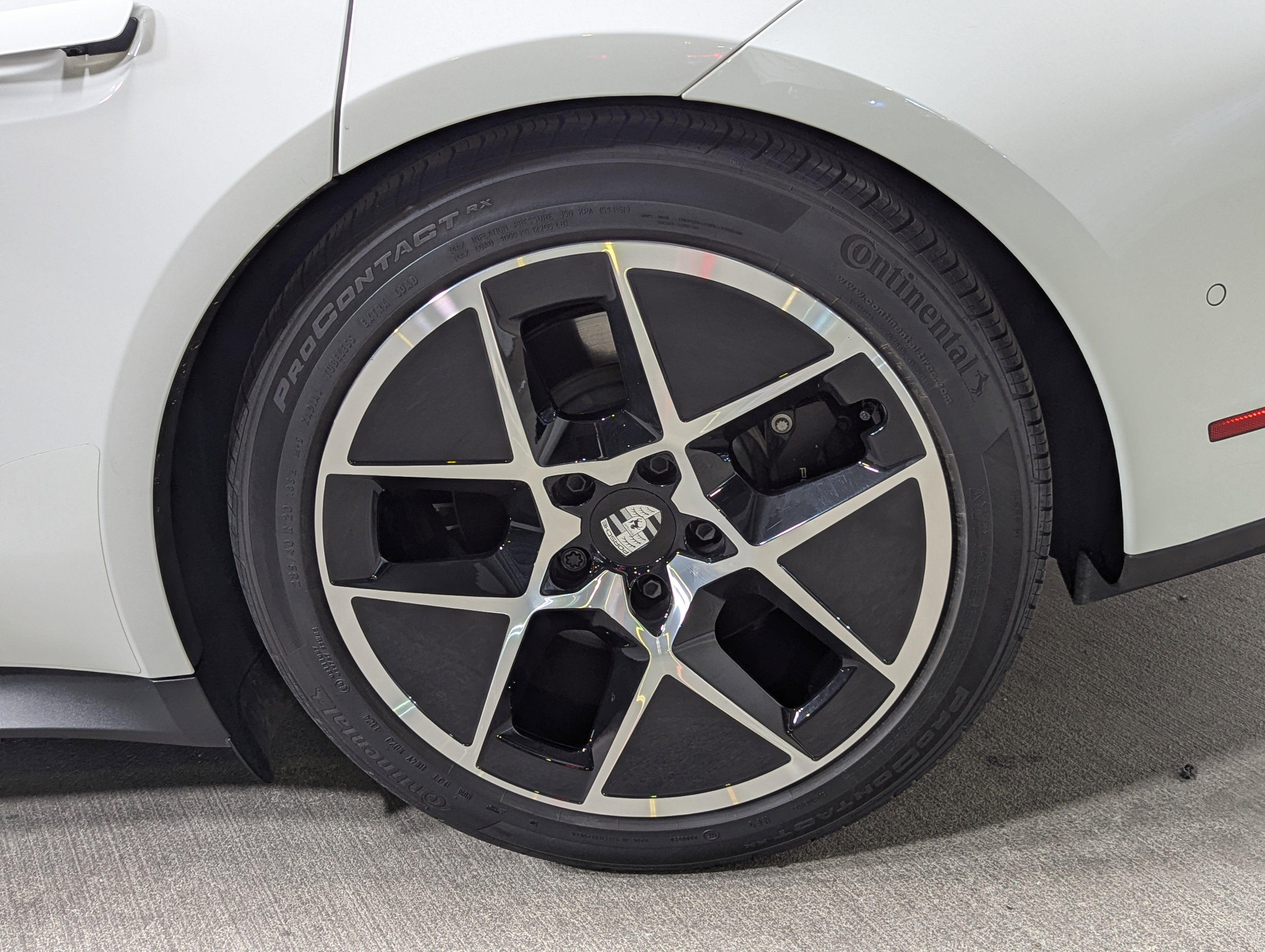 Used 2025 Porsche Taycan image 13