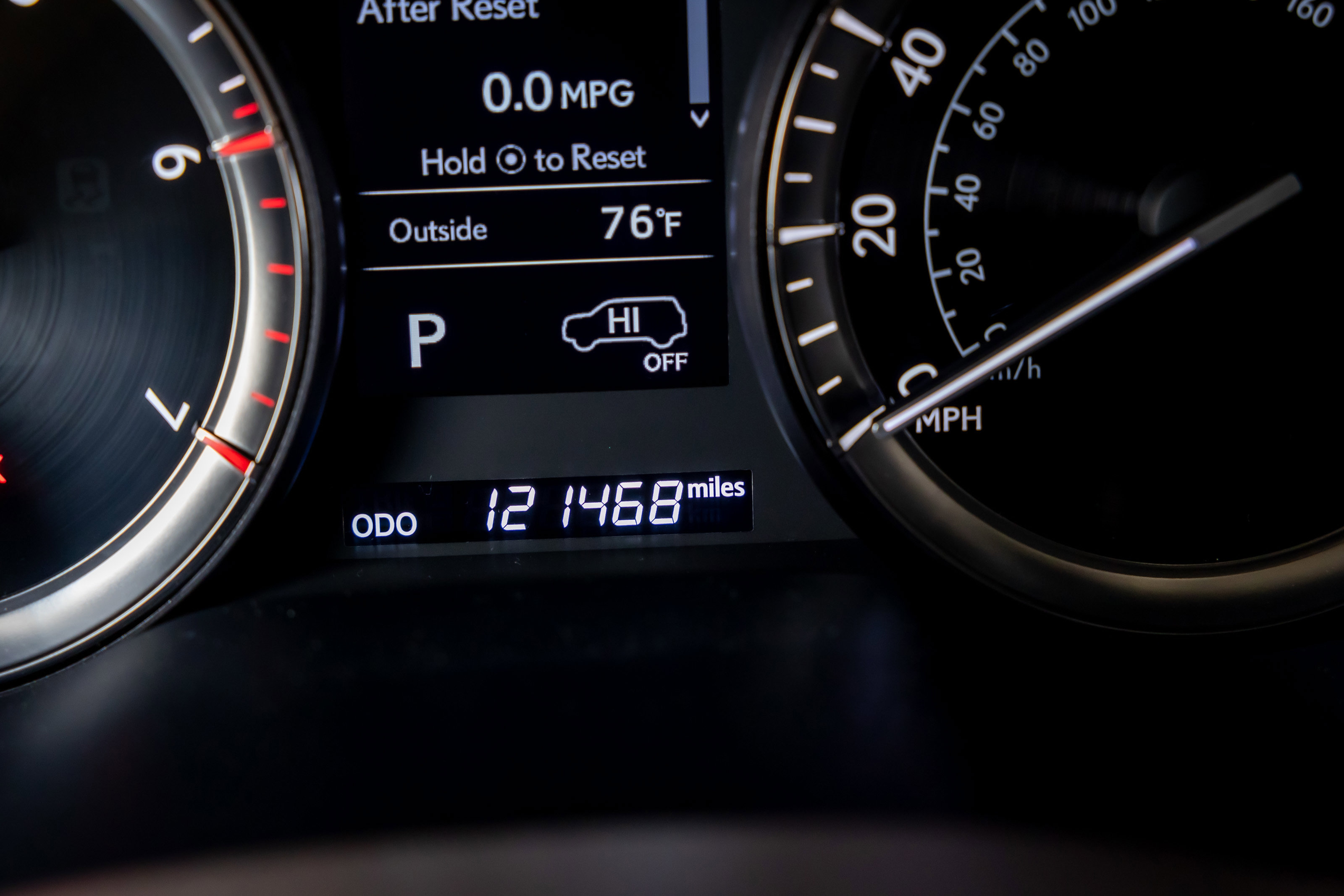 Used 2017 Lexus LX 570 4WD w/ Luxury Package image 13