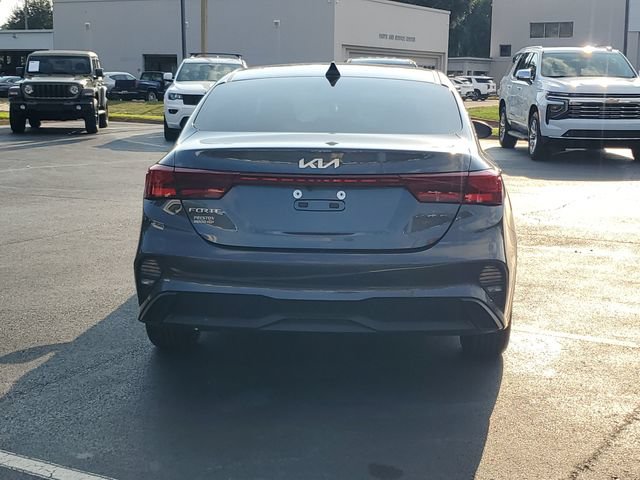 Used 2024 Kia Forte LXS w/ LXS Technology Package FWD image 5