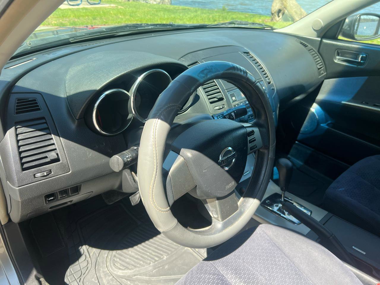 Used 2005 Nissan Altima 2.5 S w/ (S02) Side Airbags Pkg FWD image 25