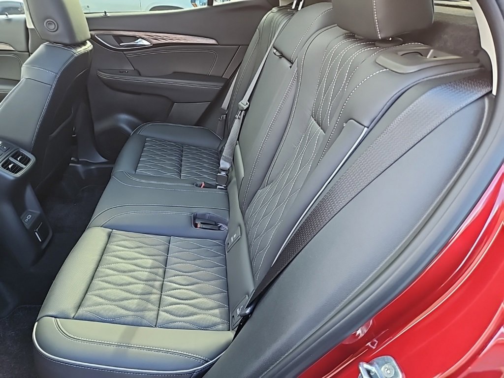 Used 2023 Buick Envision Avenir image 26