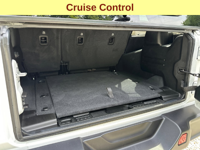 Used 2026 Jeep Wrangler Unlimited Sahara AWD/4WD image 11