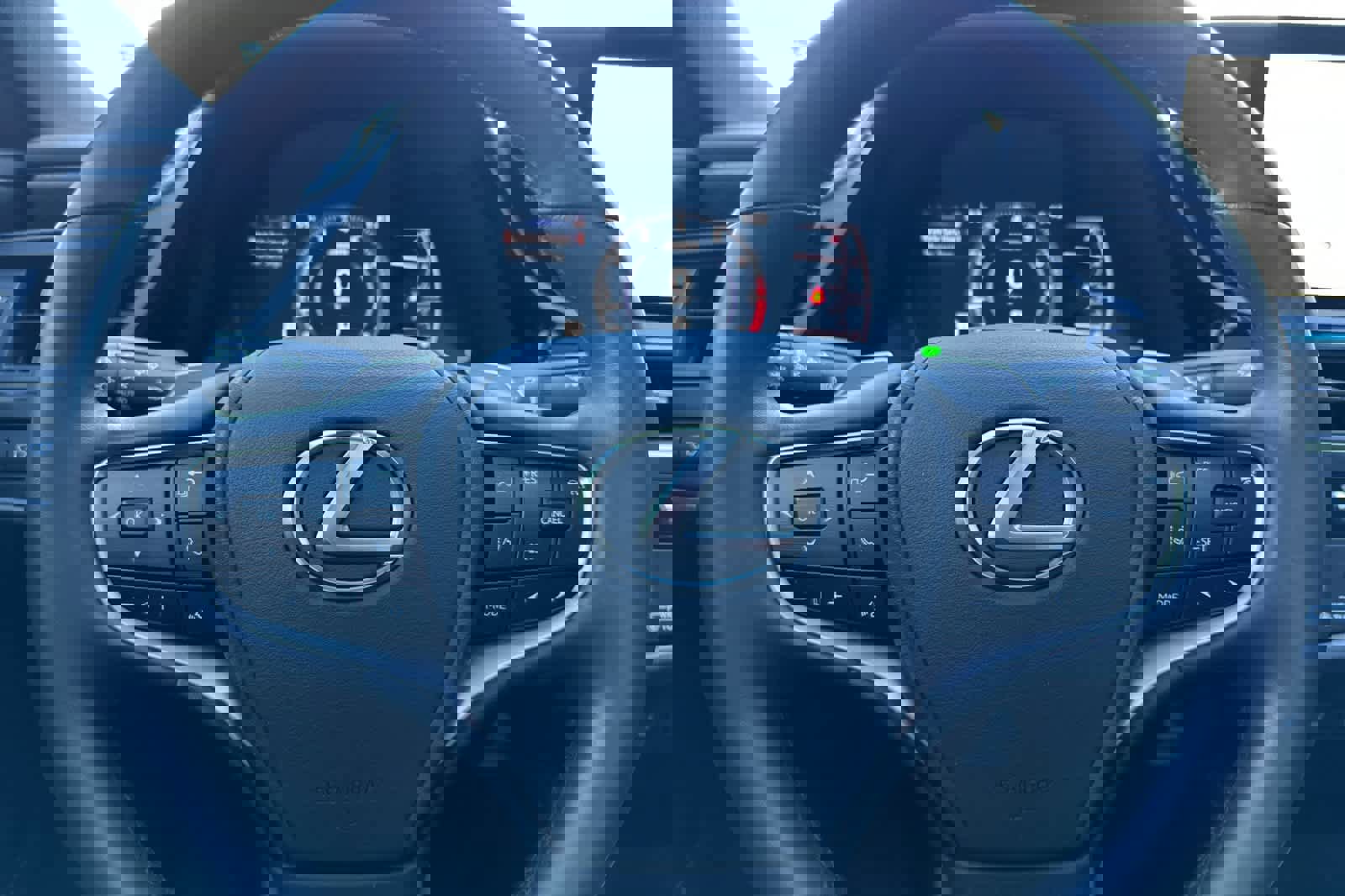 Used 2025 Lexus ES 350 w/ Premium Package image 25