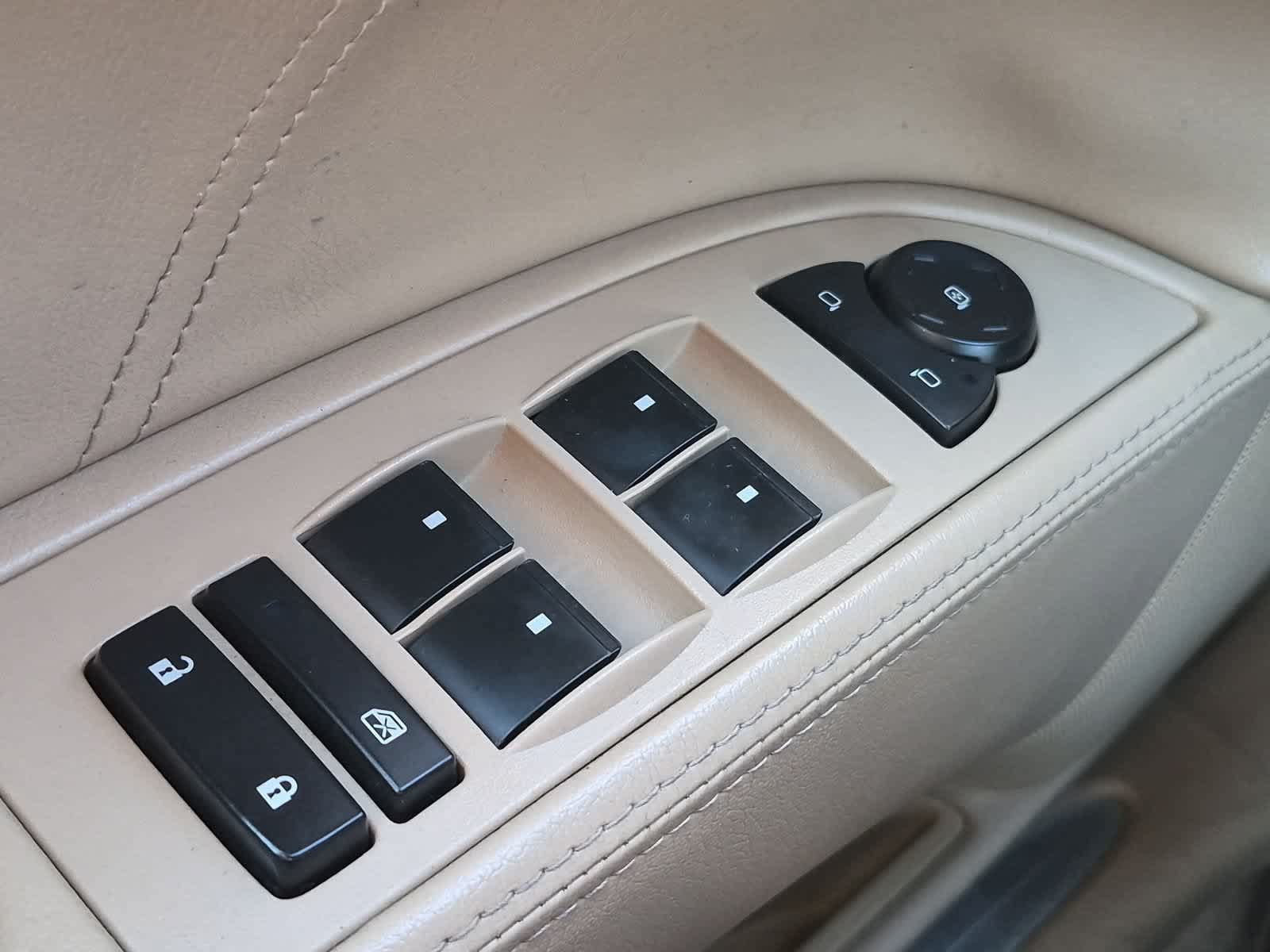Used 2011 Buick Lucerne CXL w/ Driver Confidence Package FWD image 30