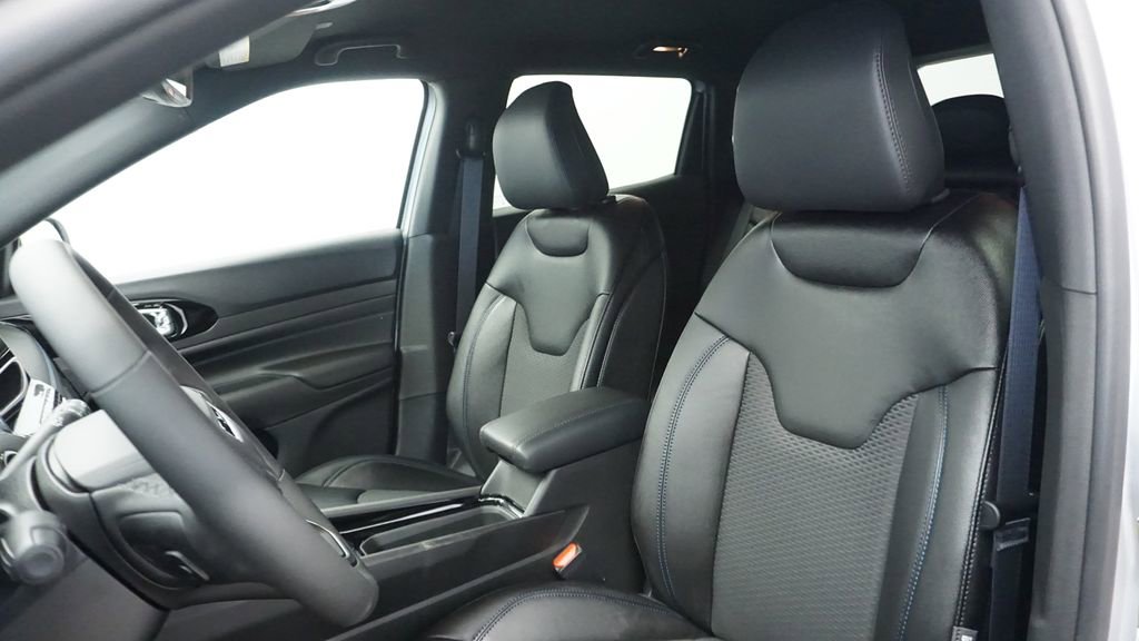New 2026 Jeep Compass Latitude image 33