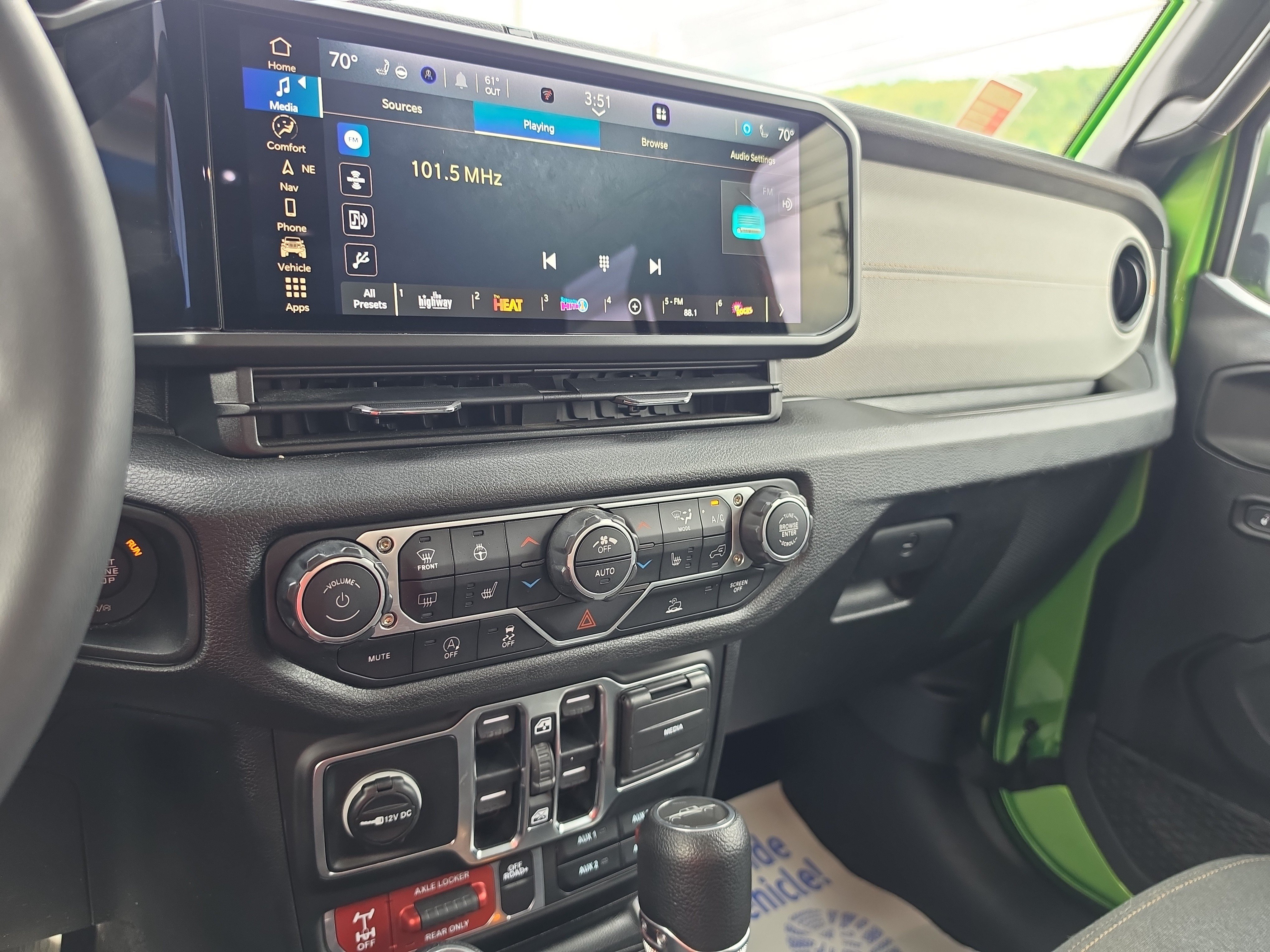 Used 2025 Jeep Gladiator Sport AWD/4WD image 26