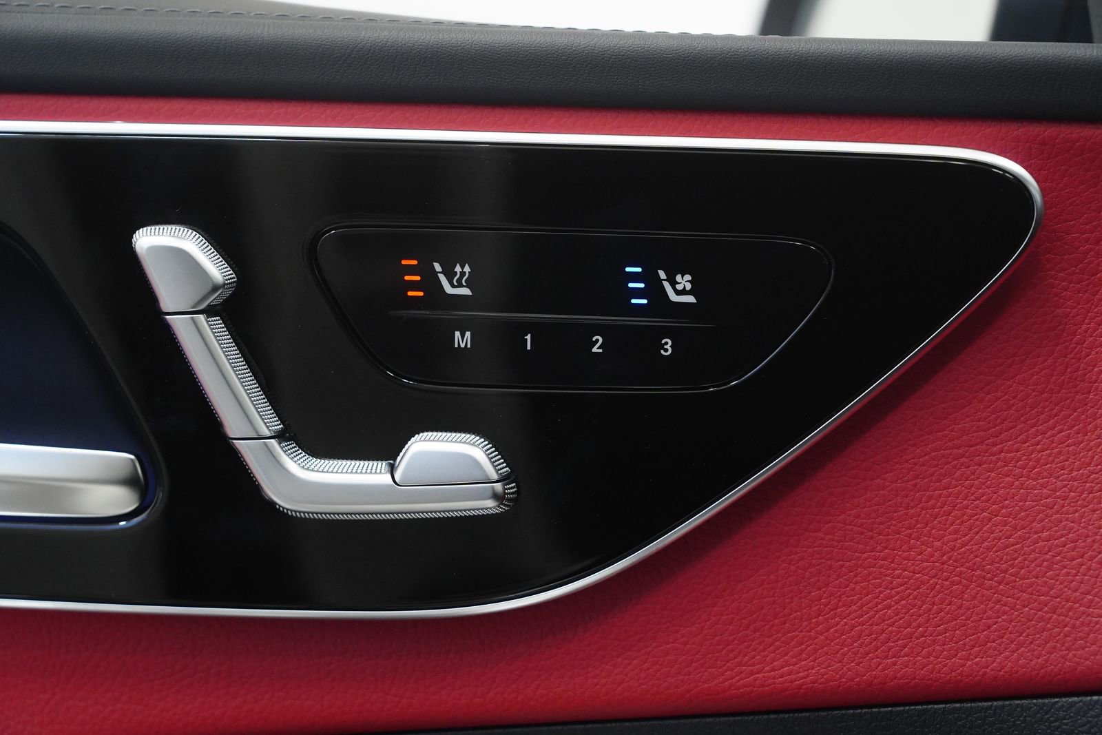 New 2026 Mercedes-Benz C 300 4MATIC Sedan image 30