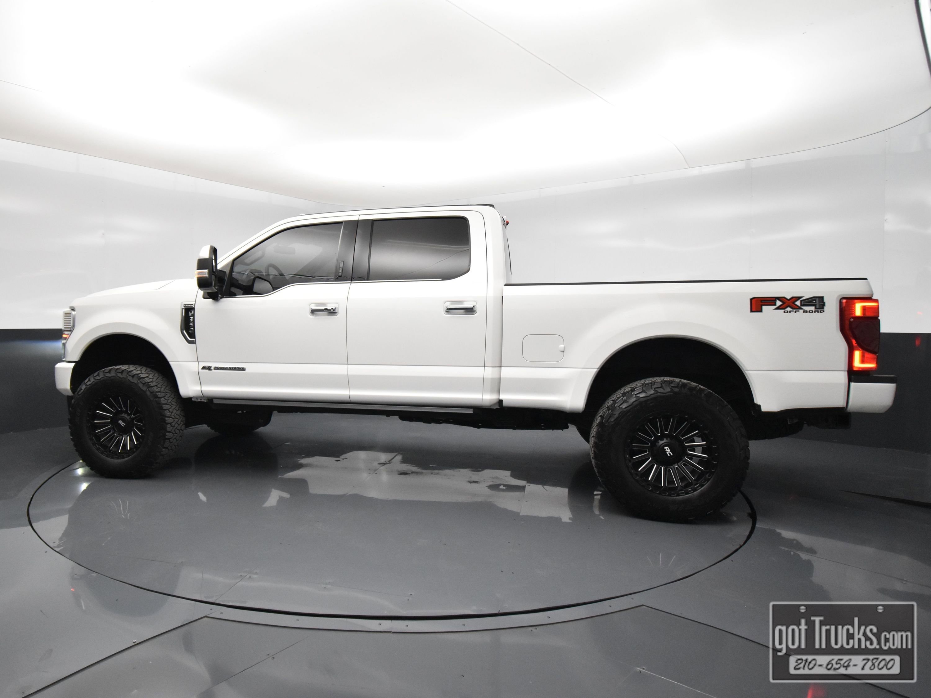 Used 2022 Ford F350 Platinum w/ FX4 Off-Road Package AWD/4WD image 3