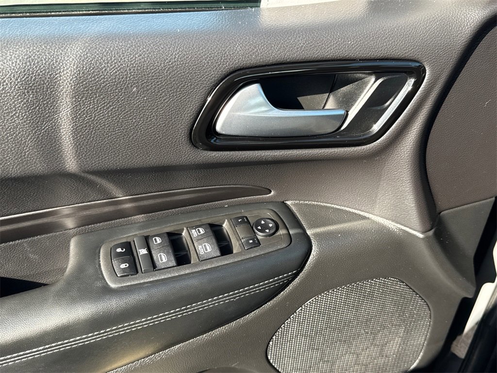 Used 2022 Dodge Durango SXT w/ Blacktop Package image 28