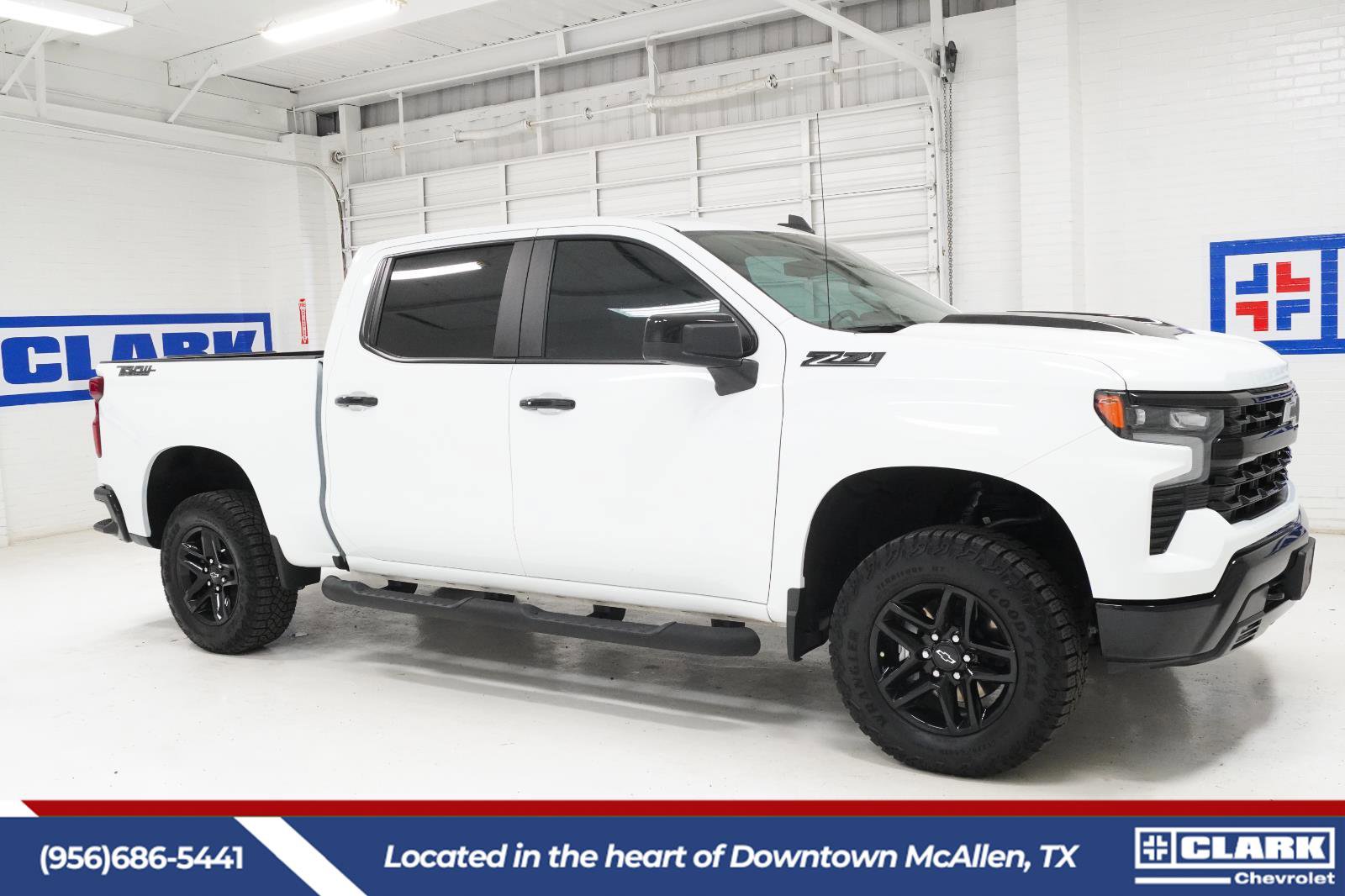 Used 2025 Chevrolet Silverado 1500 LT Trail Boss w/ Convenience Package II AWD/4WD image 4