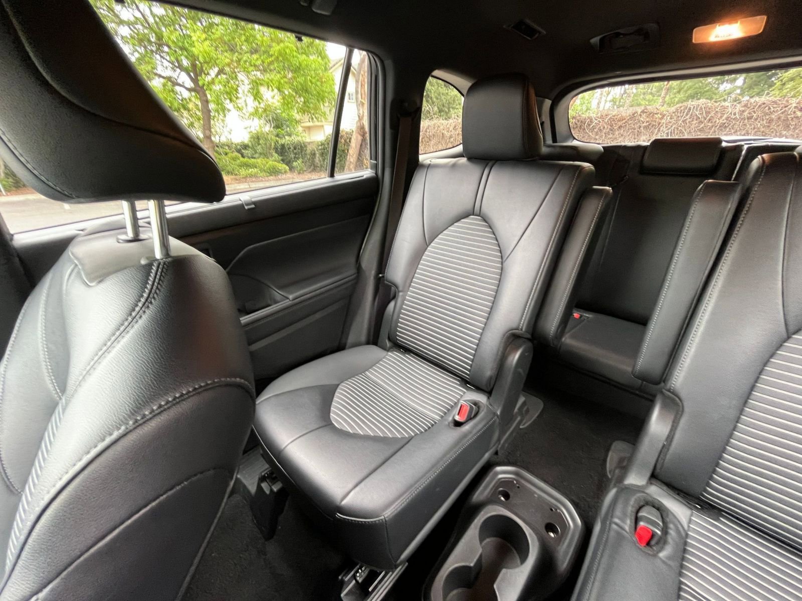 Used 2025 Toyota Highlander XSE AWD/4WD image 42