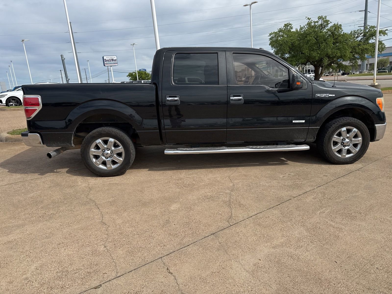 Used 2013 Ford F150 XLT w/ Luxury Equipment Group image 8