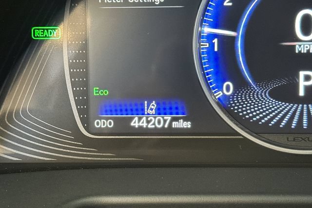 Used 2025 Lexus ES 300h w/ Premium Package FWD image 29