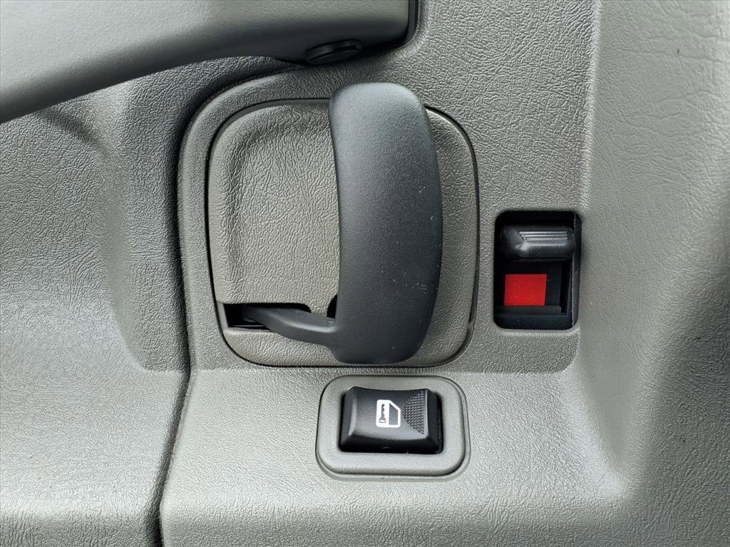 Used 2017 Chevrolet Express 3500 Extended RWD image 15