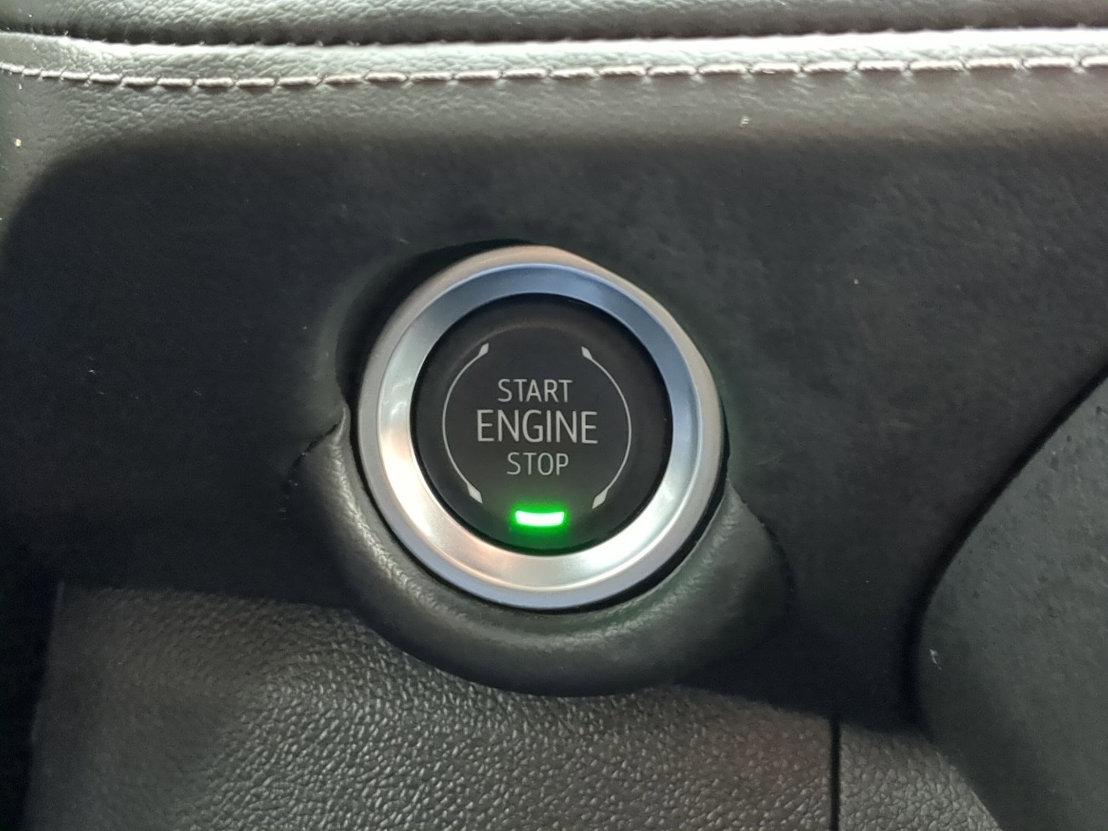 Used 2025 Chevrolet Suburban Z71 image 20