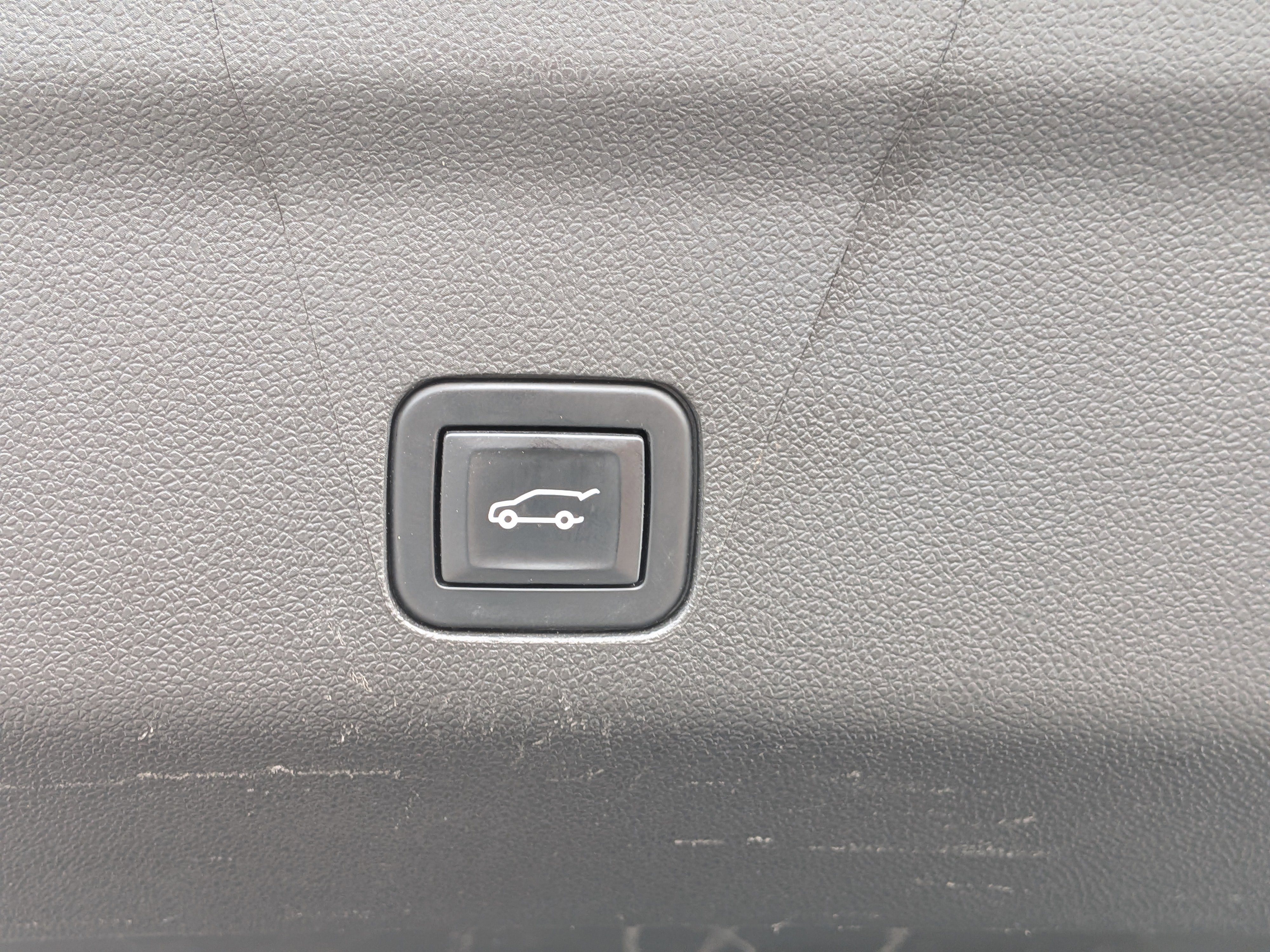 Used 2022 Chevrolet Tahoe LT w/ Luxury Package AWD/4WD image 24