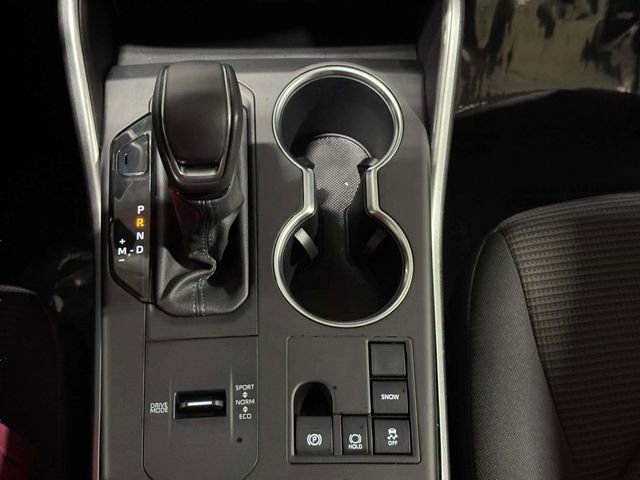 Used 2024 Toyota Highlander LE image 21