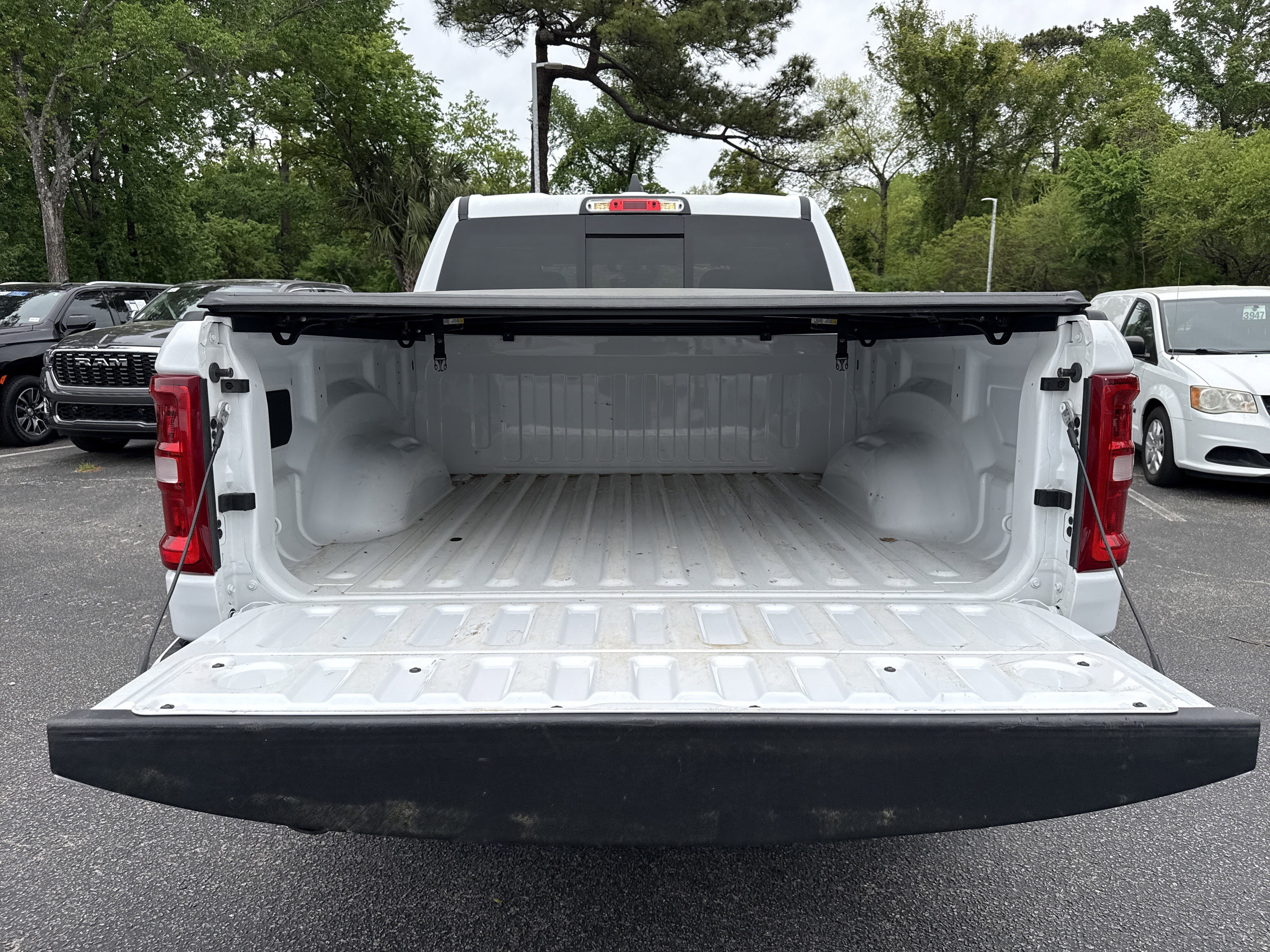 Used 2025 RAM 1500 Laramie w/ Sport Appearance Package AWD/4WD image 40