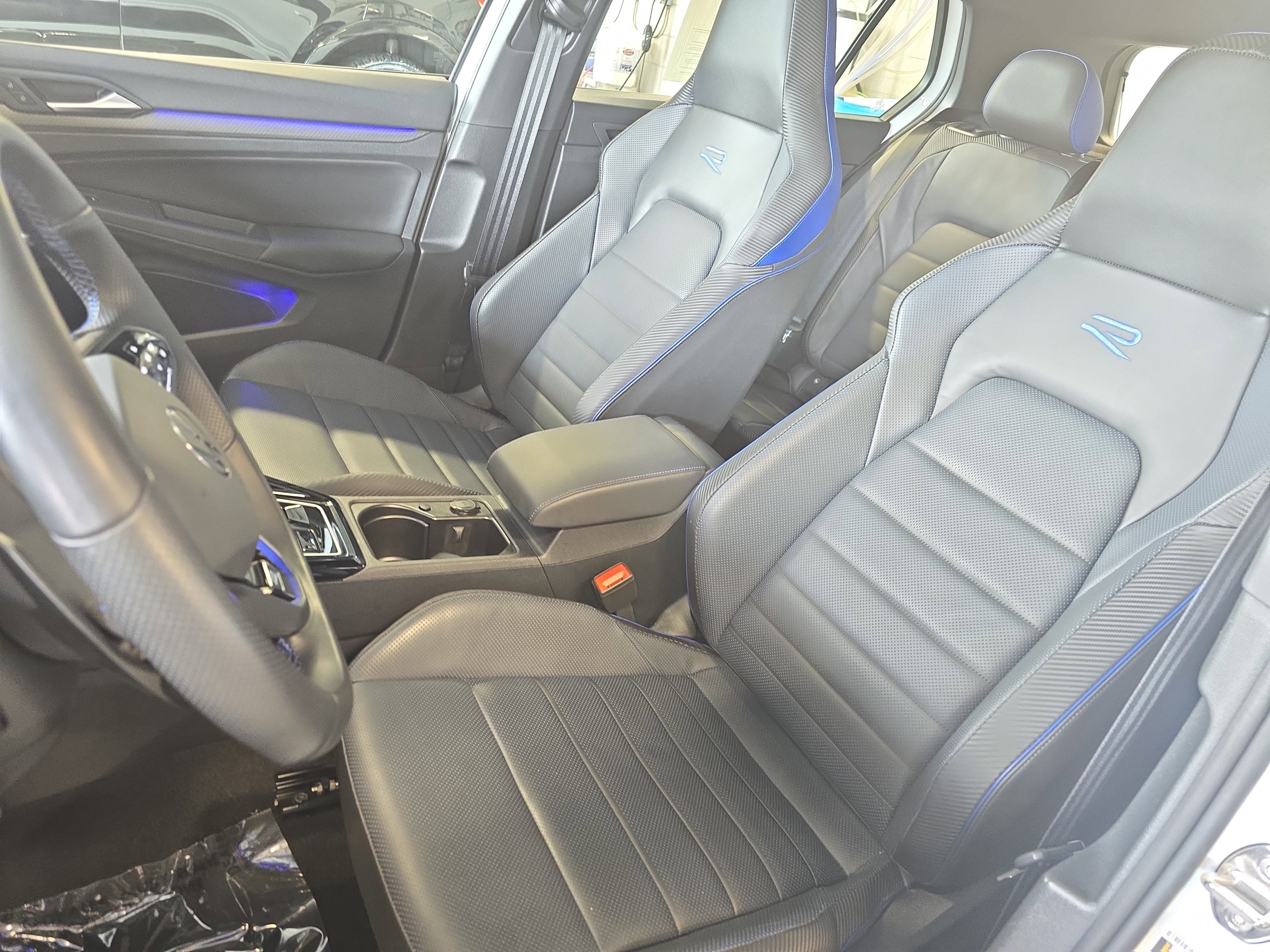Used 2024 Volkswagen Golf R AWD/4WD image 14
