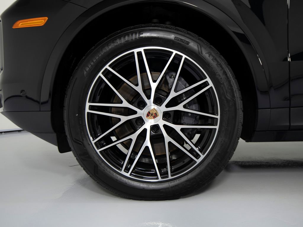 Certified 2025 Porsche Cayenne Coupe image 40
