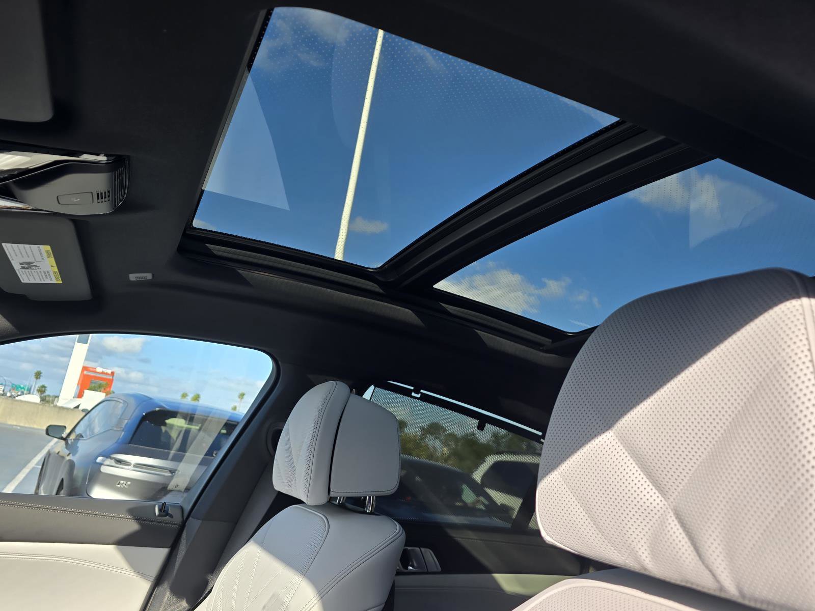 New 2026 BMW X6 xDrive40i w/ Executive Package image 17