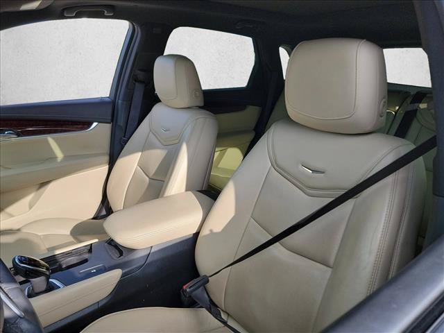 Used 2017 Cadillac XT5 Luxury w/ Driver Awareness Package FWD image 13