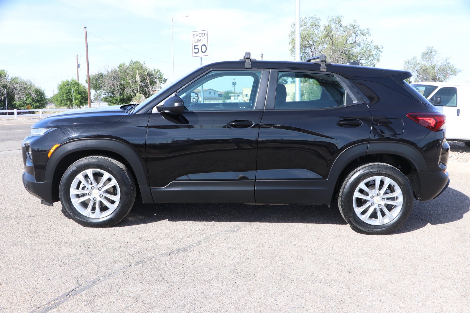 Used 2023 Chevrolet TrailBlazer LS FWD image 4