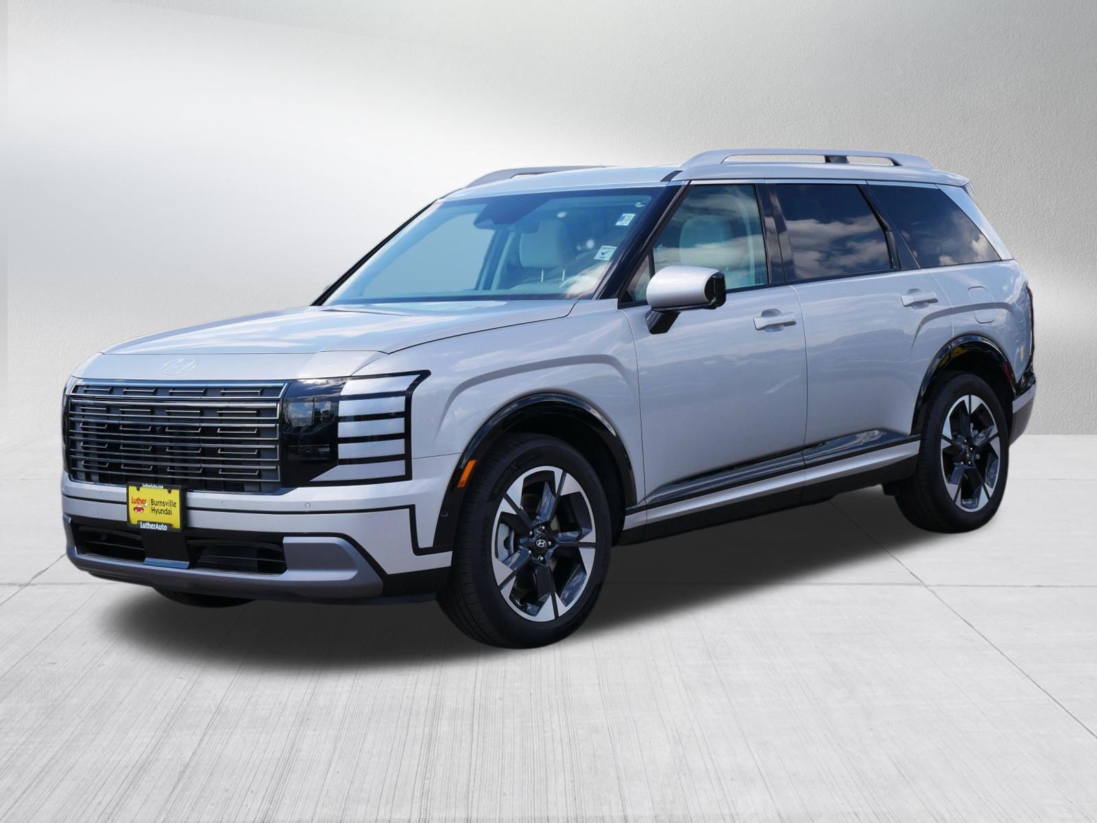 Certified 2026 Hyundai Palisade Limited AWD/4WD image 3