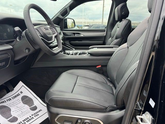 New 2026 Jeep Grand Wagoneer Limited AWD/4WD image 9