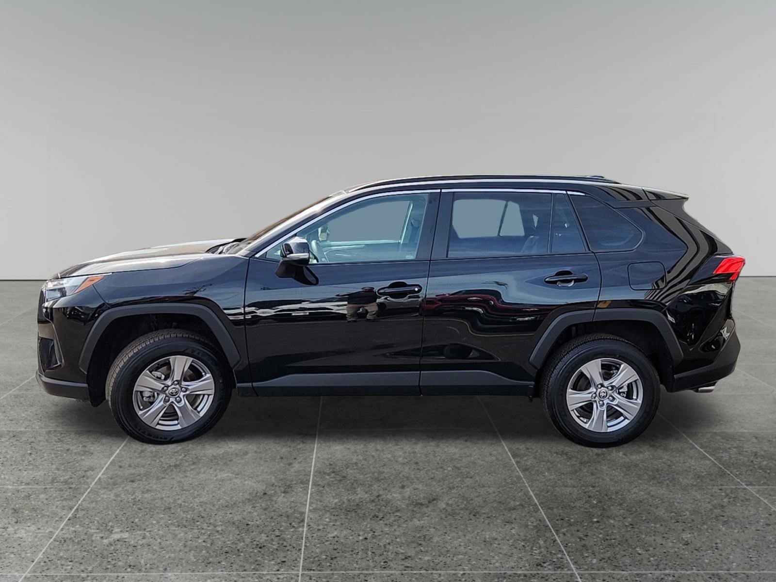 Certified 2025 Toyota RAV4 XLE AWD/4WD image 4