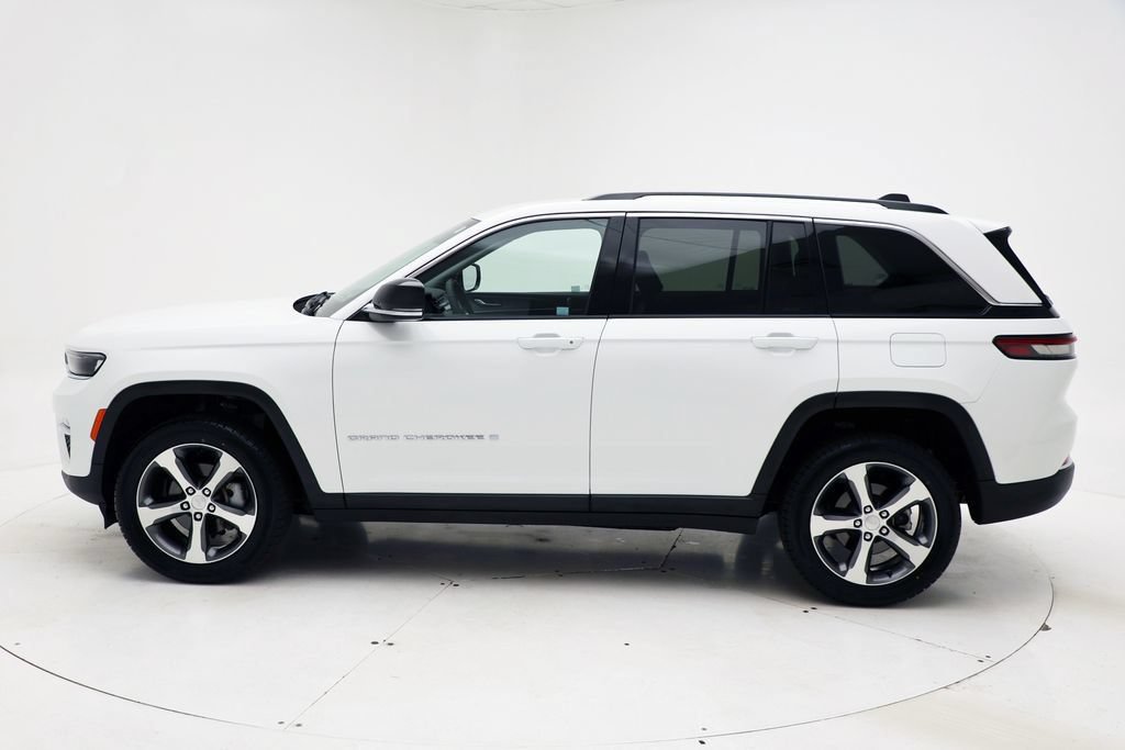 Used 2023 Jeep Grand Cherokee Limited AWD/4WD image 5