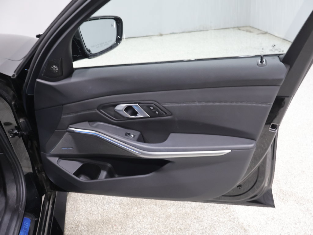 Used 2025 BMW M3 Competition AWD/4WD image 23