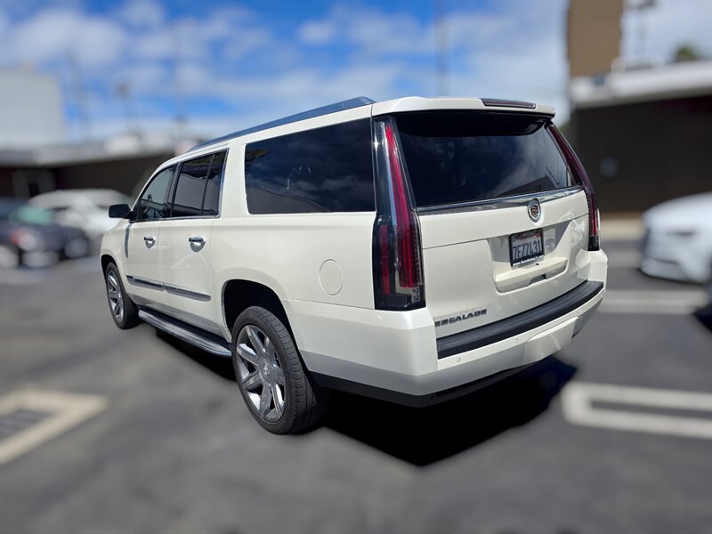 Used 2015 Cadillac Escalade ESV Luxury RWD image 7