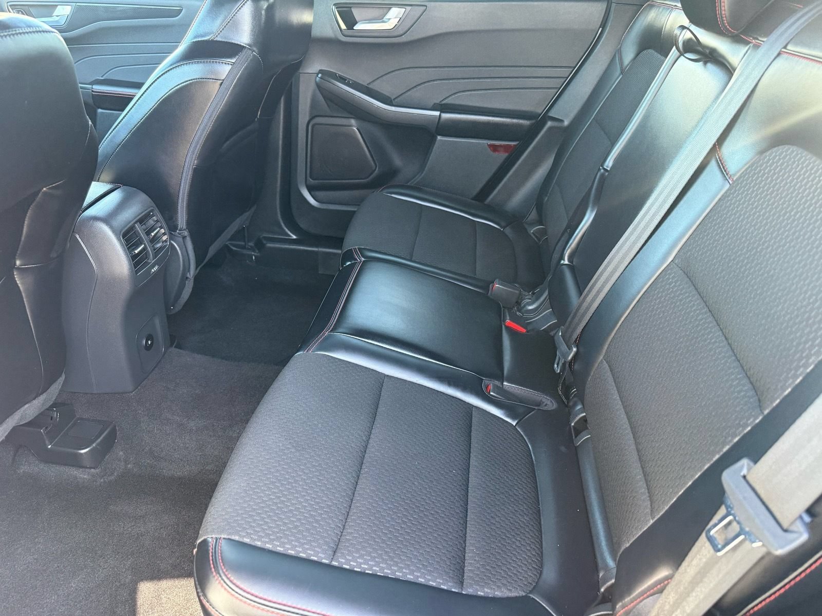 Used 2025 Ford Escape ST-Line FWD image 26