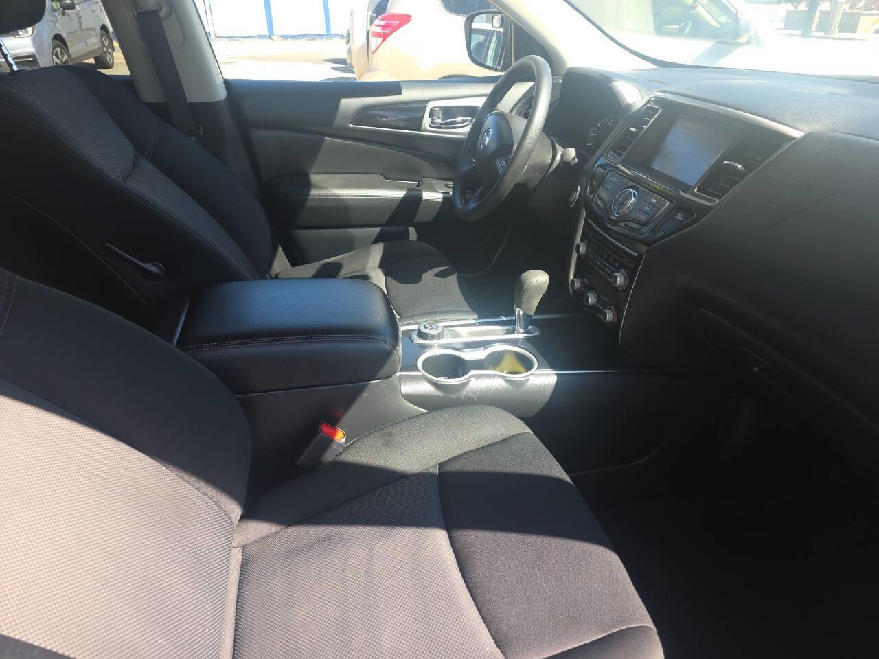 Used 2018 Nissan Pathfinder S AWD/4WD image 6