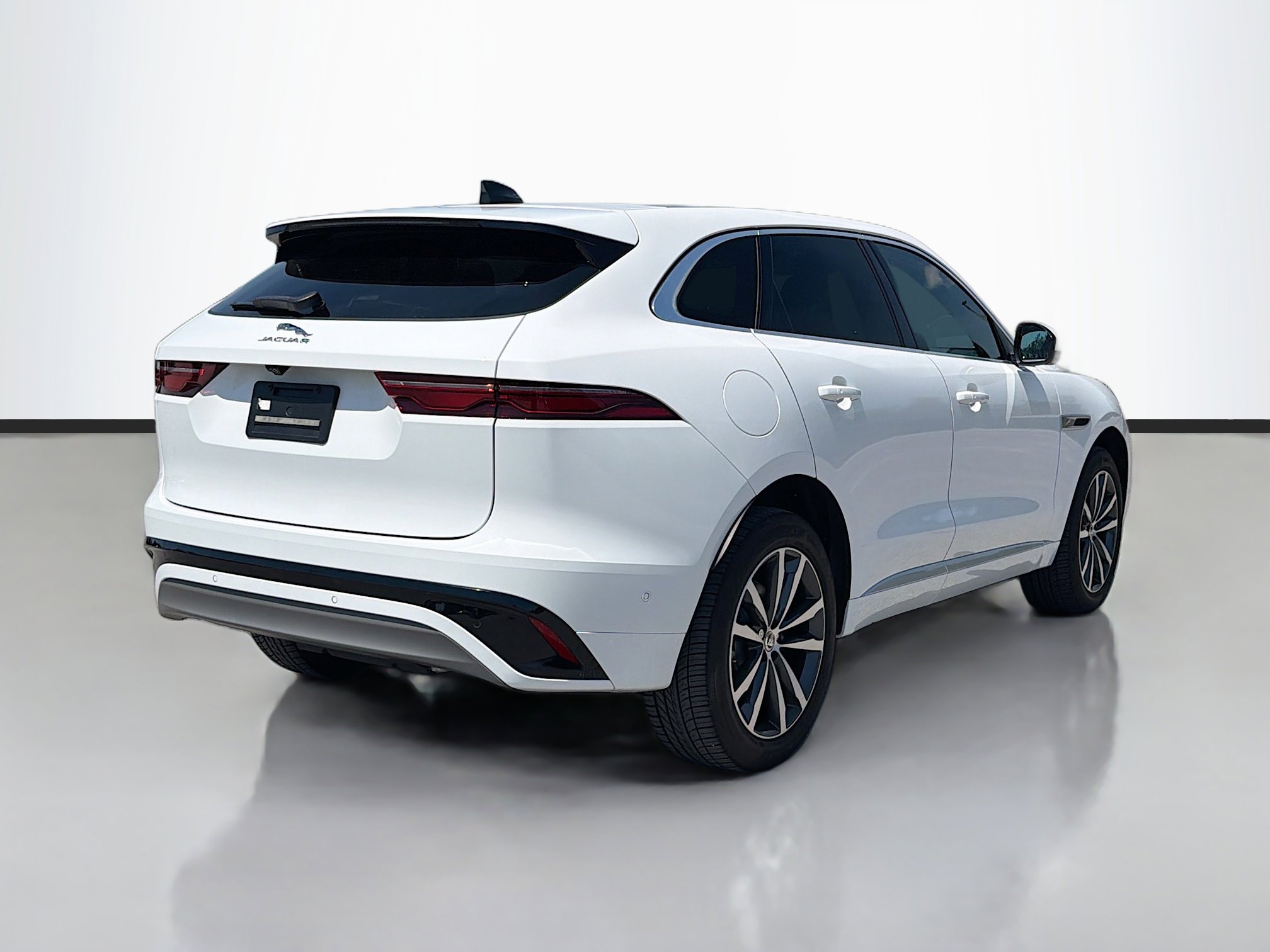 Used 2024 Jaguar F-PACE R-Dynamic S image 5