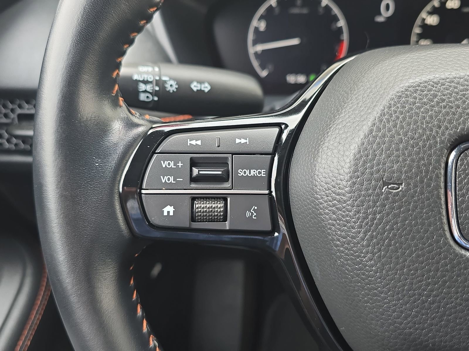 Certified 2025 Honda HR-V Sport image 17