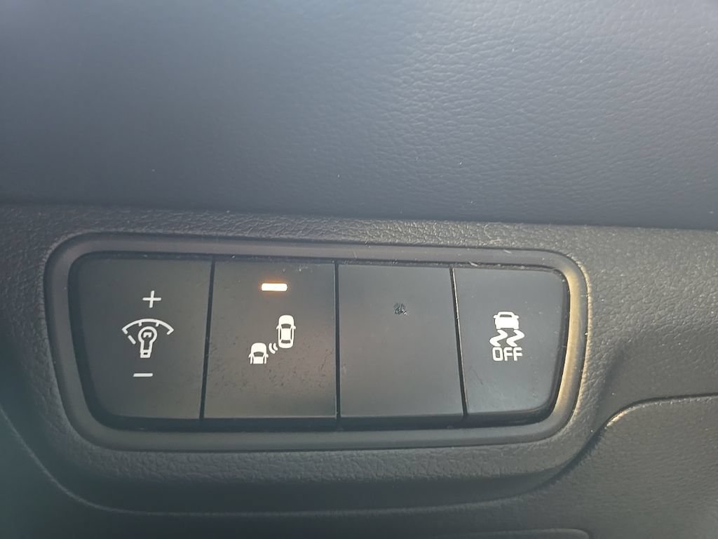 Certified 2022 Kia Forte GT w/ GT Technology Package FWD image 17