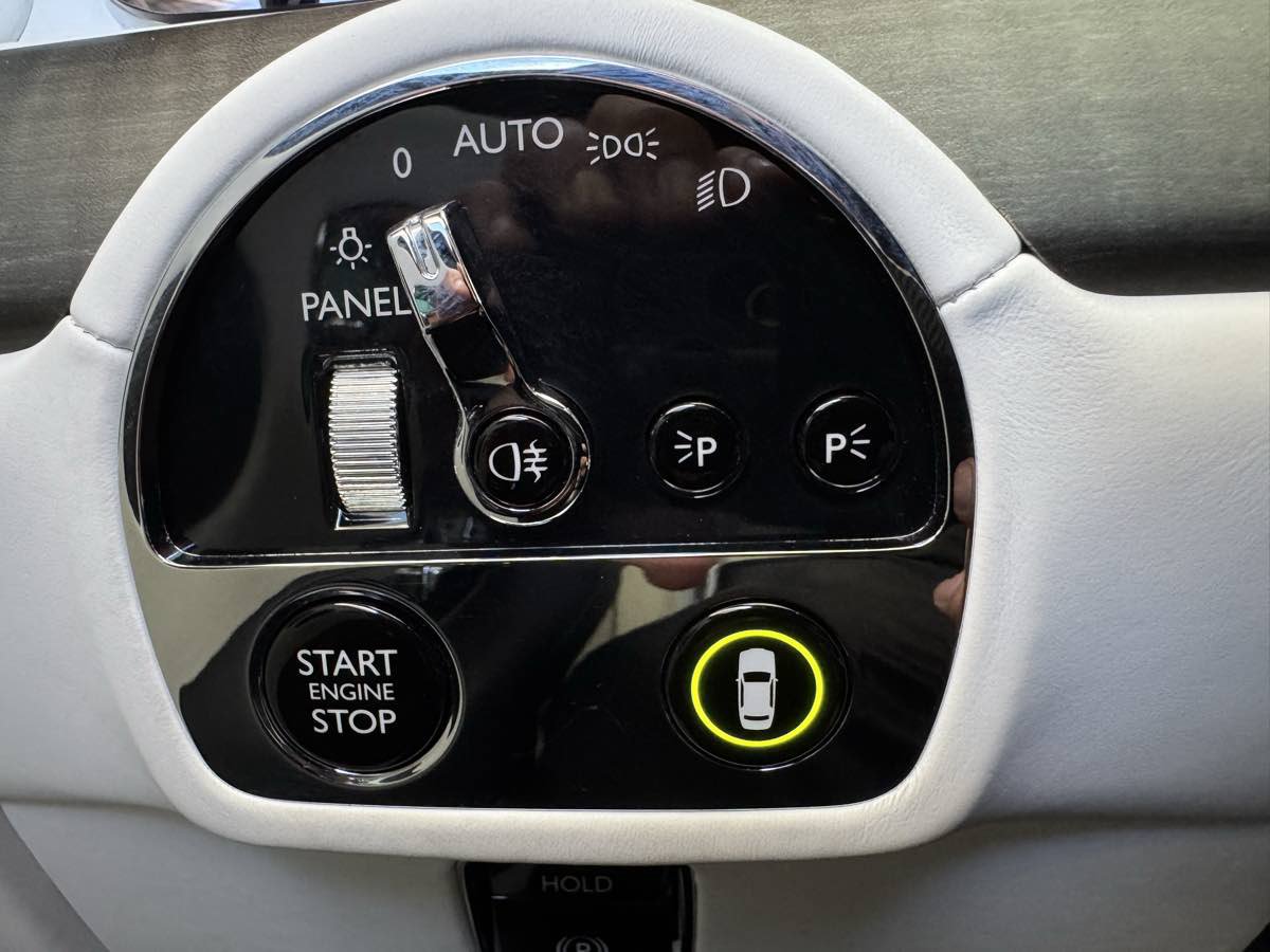 Used 2022 Rolls-Royce Ghost w/ Ghost Package AWD/4WD image 37