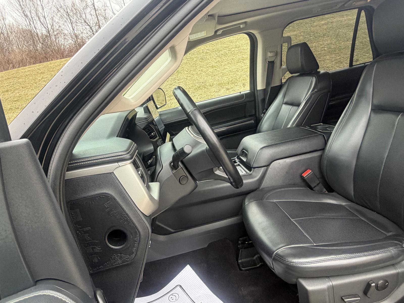 Used 2022 Ford Expedition Max XLT image 14