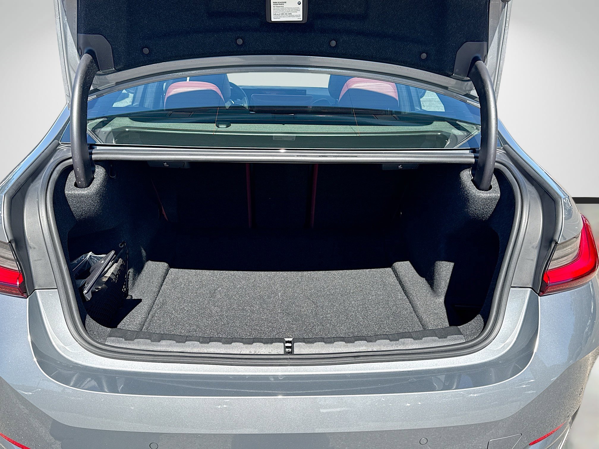 Used 2023 BMW 330i Sedan w/ Premium Package image 10