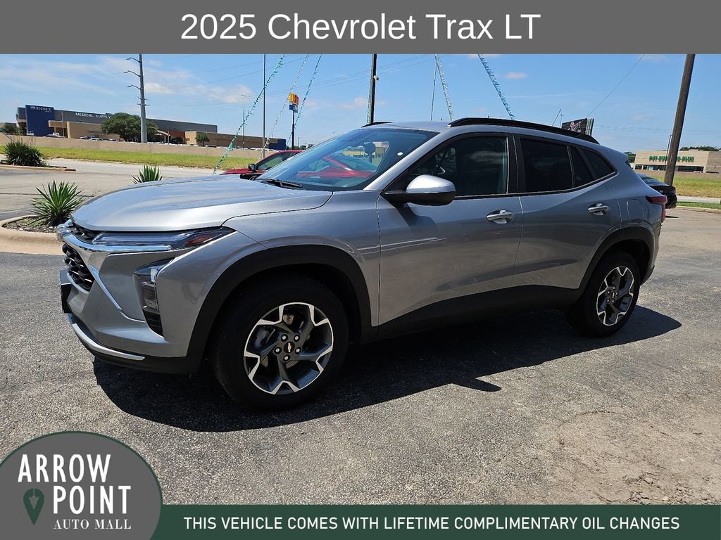 Used 2025 Chevrolet Trax LT w/ LT Convenience Package FWD image 5