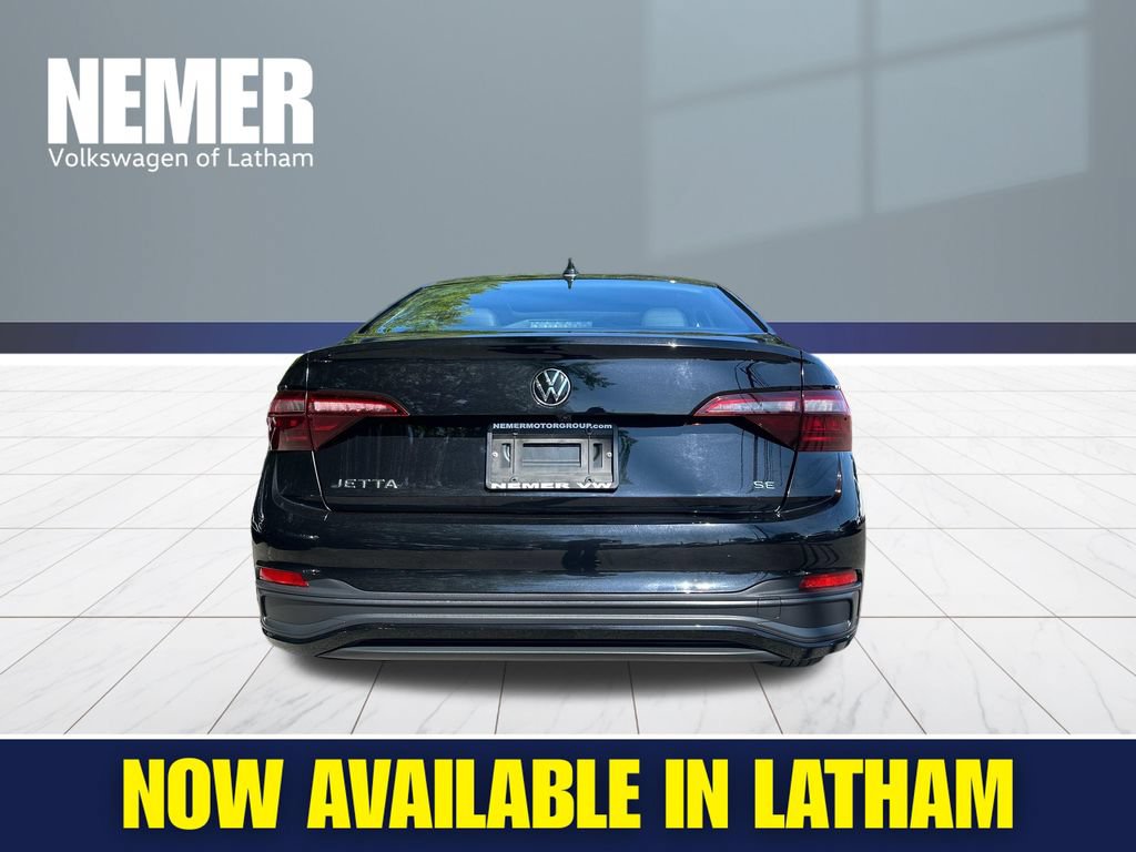 Used 2024 Volkswagen Jetta SE FWD image 3