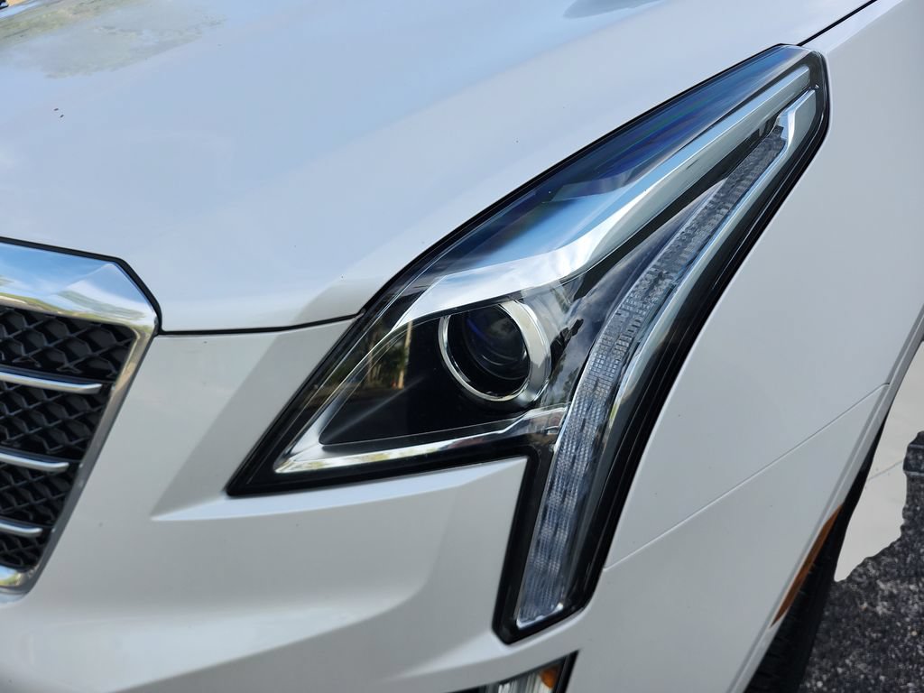 Used 2019 Cadillac XT5 Luxury w/ LPO, Black Ice Package AWD/4WD image 14