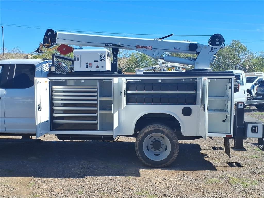 New 2026 Ford F550 4x4 Supercab Super Duty image 13