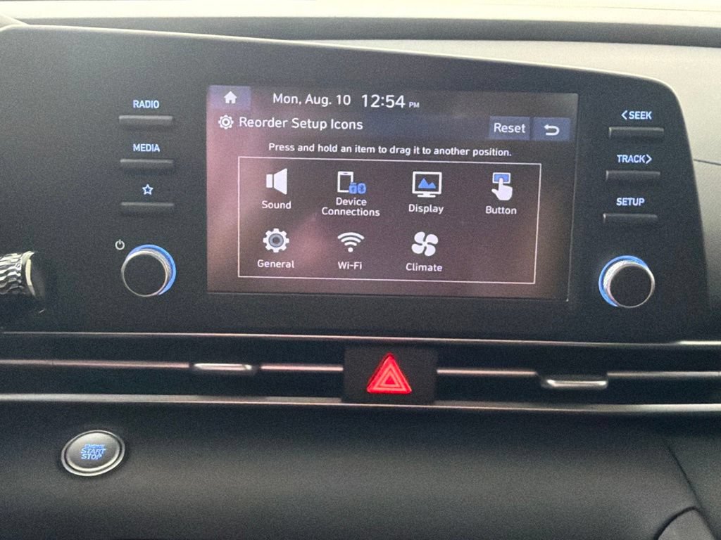 New 2025 Hyundai Elantra Hybrid FWD image 16
