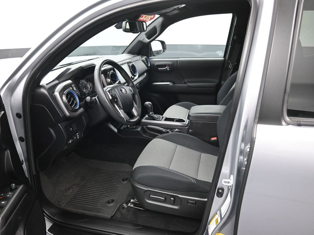 Used 2023 Toyota Tacoma TRD Sport image 9