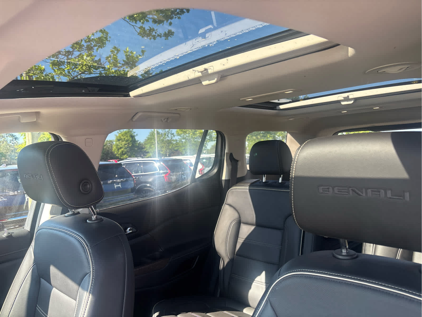 Used 2021 GMC Acadia Denali w/ Denali Ultimate Package AWD/4WD image 24