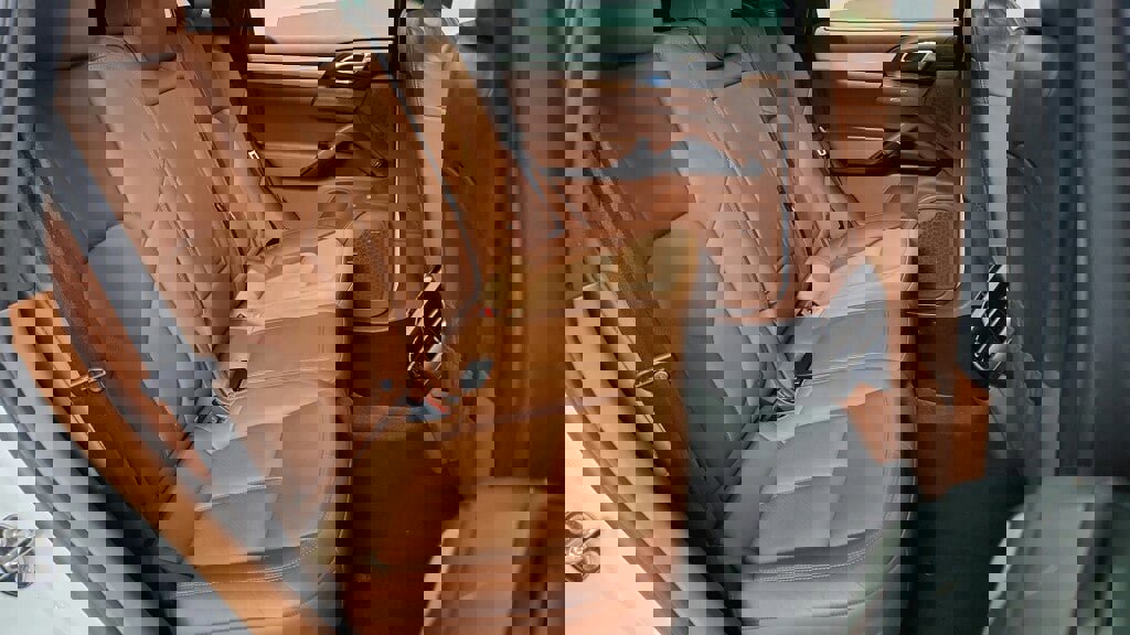 Used 2017 Porsche Cayenne GTS image 21